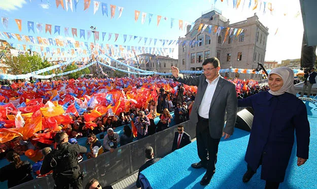 AK Parti Genel Başkanı ve Başbakan Ahmet Davutoğlu, seçimler öncesi