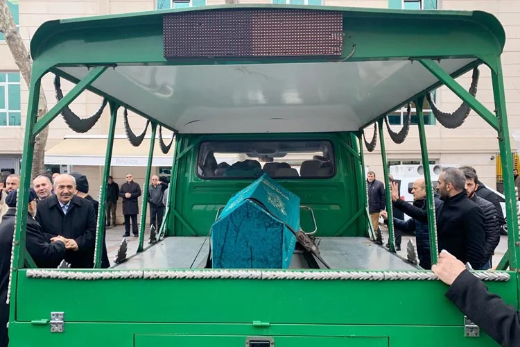 Sabah saatlerinde tedavi gördüğü hastanede hayatını kaybeden Yücel Çelikbilek’in naaşı