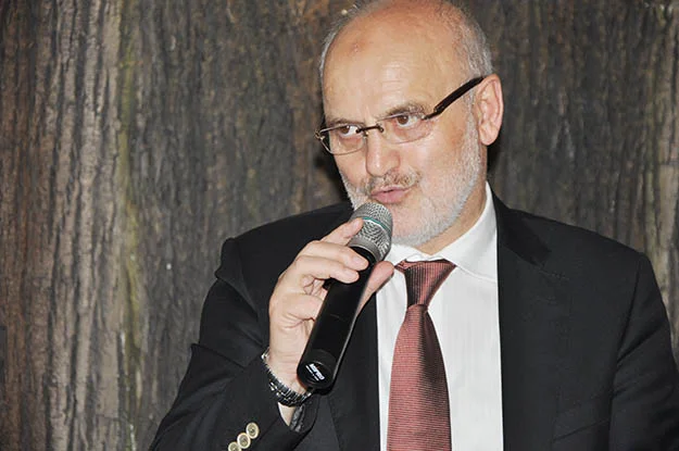 baskan yemek isci 8 m6loPYhLvf