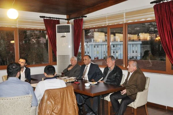 14 Ağustos 2001 yılında AK Parti Beykoz İlçe Teşkilatını kurduktan