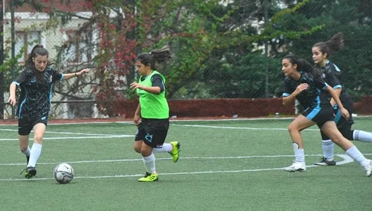 Rüzgarlıbahçe U15 Kadın Futbol Takımı, Taksim Süleyman Seba Tesislerinde gerçekleşen