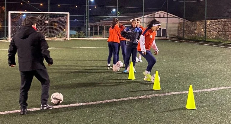 Beykoz’da bayan futbol takımına kimse destek vermiyor 2 bayan hab aDssUh0b6s