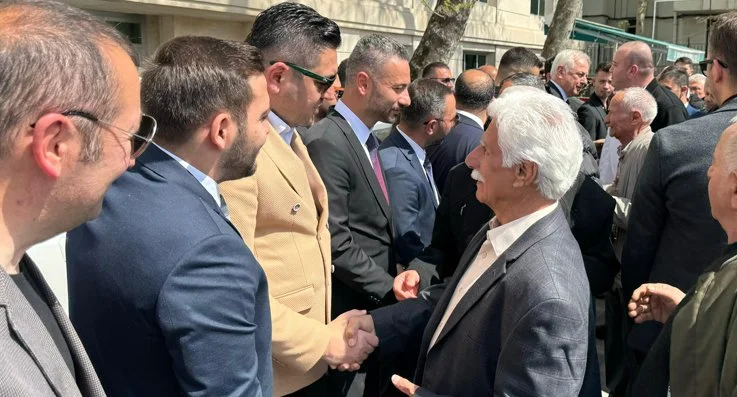 Beykoz’da bayram belediye önünde başladı 3 bayram5 F 7GlbCMWf