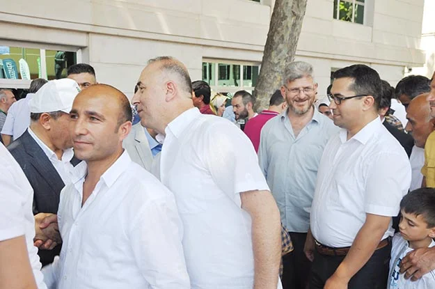 Beykoz Belediye Meydanı'nda gerçekleştirilen törende, vatandaşlar bayram coşkusunu yaşadı.