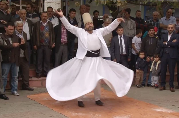 Bayramın birinci gününden başlayarak, son gününe kadar vatandaşları dolaştı… Kah