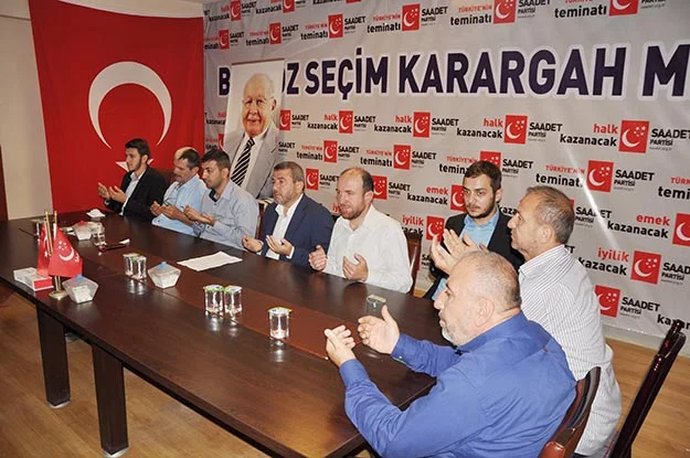 Beykoz’da siyasi partiler teşkilatlarıyla bayramlaştı 2 bayram part MnJwtv35Ps