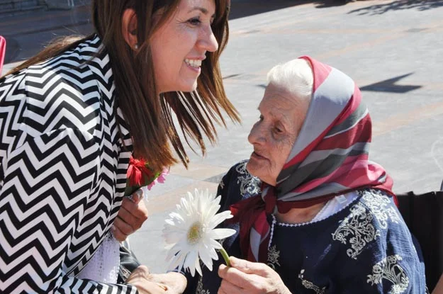 Beykoz Belediyesi tarafından geleneksel hale getirilen Bayramlaşma, vatandaşların da katılımıyla