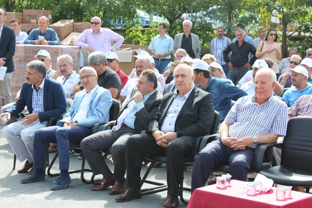 Beykoz’da okullar yine pırıl pırıl 1 bb okul malzeme dagitim 4 TkJybT635l