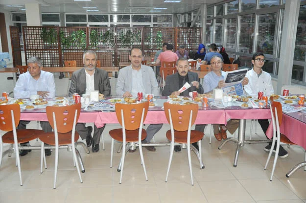 Beykoz Devlet Hastanesi'nde personel ve çalışanlarının da katıldığı bir iftar
