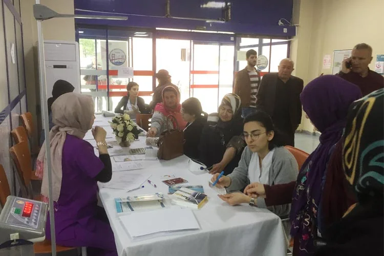 Beykoz Devlet Hastanesi'nde Hipertansiyon Günü nedeniyle gün boyu tansiyon ölçümü