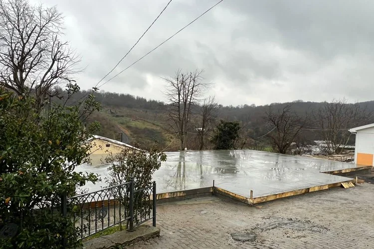Zerzevatçı Mahallesi'nde Beykoz Eğitime Destek Derneği İlkokulu'nun temeli atıldı.