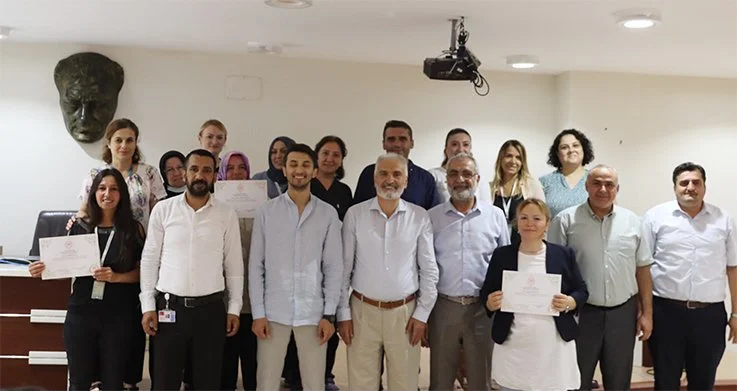 Beykoz Devlet Hastanesinde veri giriş elemanı olarak çalışan kadın personele