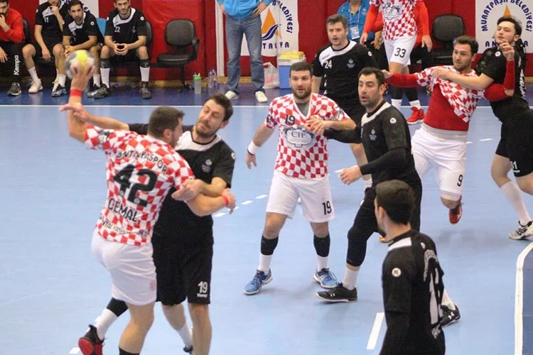 Beykoz Belediyespor Antalya'yı kovaladı 3 bel hentbol antalya