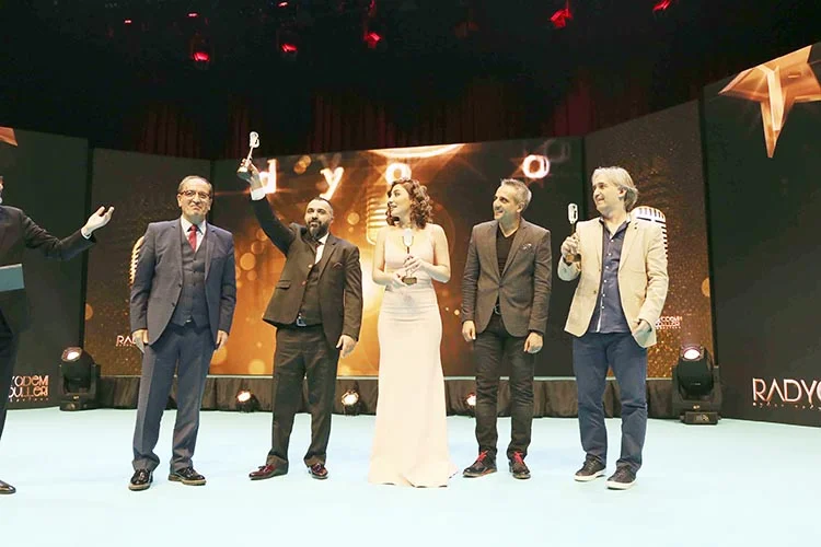 bel radyo odul 12 5cGroJPOWg