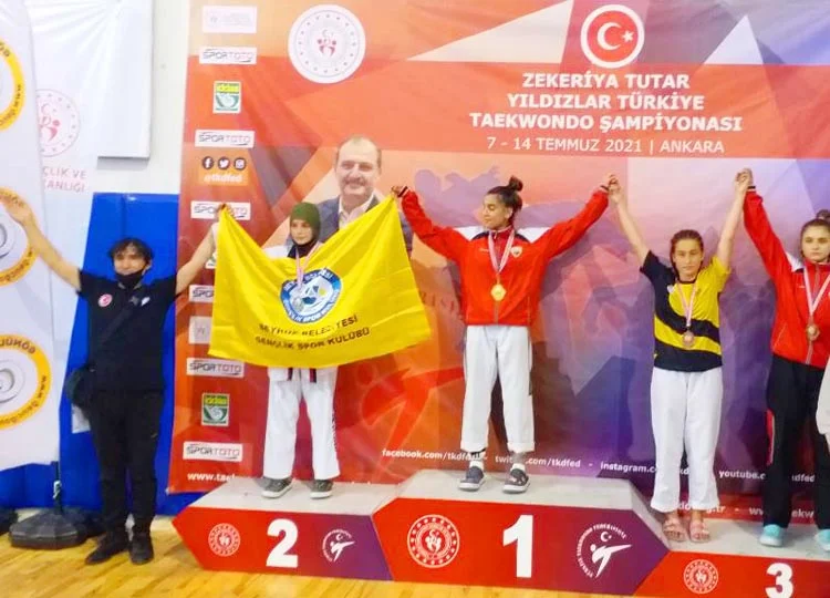 Ankara'da gerçekleşen Taekwondo Türkiye Şampiyonasında Beykoz Belediye Takımı sporcularından Dilara