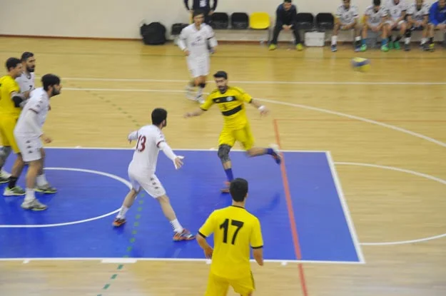 Beykoz Belediyesi, Şahin Köktürk Spor Salonu'nda ağırladığı Anadolu Üniversitesi Gençlik