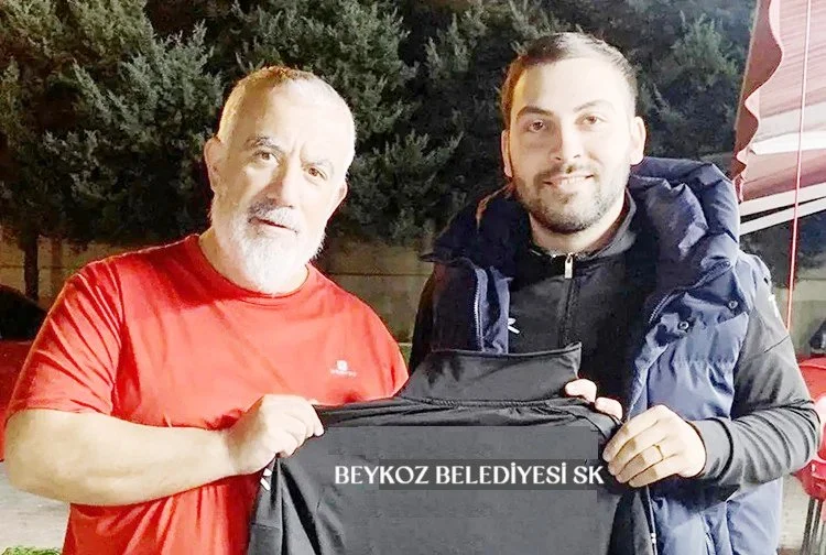 THF Erkekler Hentbol Süper Liginde Beşiktaş ile Nilüfer Belediyesi takımları