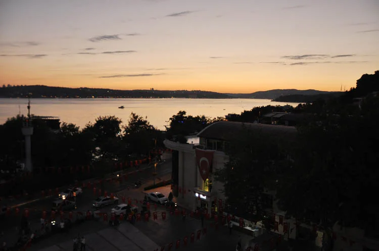 Darbe oyununu bozmak için Fatih Sultan Mehmet Köprüsü'nü açan ve