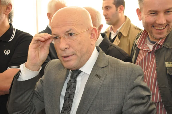 Beykoz'da faaliyet gösteren erkek berberleri, bundan böyle Pazar günleri çalışmama