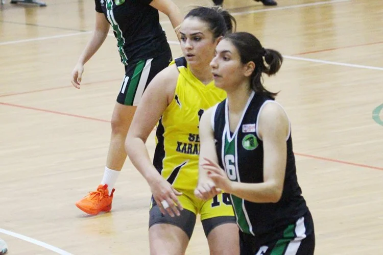 Geride kalan hafta sonunda Recep Şahin Köktürk Spor Salonunda oynanan