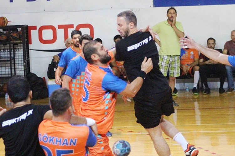 Türkiye Erkekler Hentbol Süper Liginin iki İstanbul temsilcisi Beşiktaş Aygaz