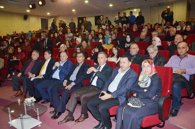 Beykoz Belediyesi ve Doğuş Haber Gazetesi’nin birlikte organize ettikleri şiir