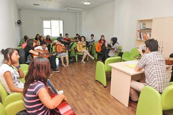 Beykoz Belediyesi’nin 23 farklı branşta düzenlediği kültür-sanat ve eğitim kursları