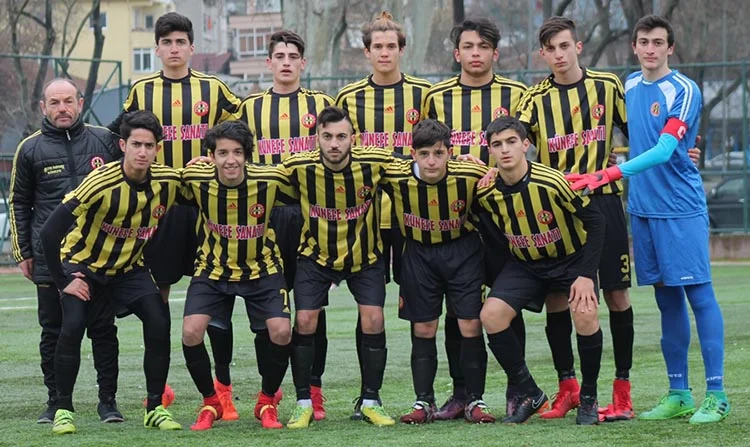 Beykoz 1908 ile Çamlıcaspor takımları arasında oynanan karşılaşmadan 2-0'lık galibiyet