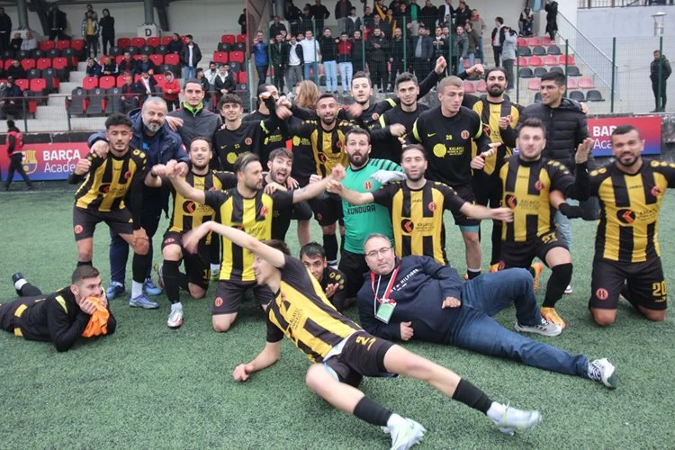 İstanbul Süper Amatör Lig 5. Grubunda zirve yarışını ilgilendiren karşılaşmanın