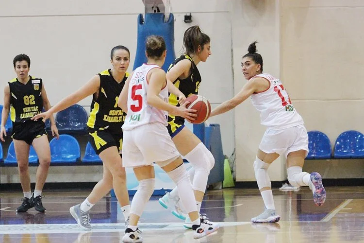 Kadınlar Bölgesel Basketbol Liginde (KBBL) B Grubunda mücadele eden Beykoz