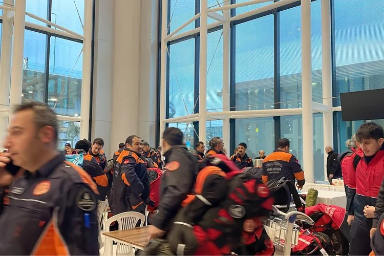 Türkiye sabah saat 04.00 sularında Kahramanmaraş Merkezli depremle sarsıldı. 