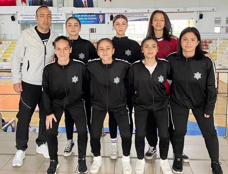 Beykoz’un salon futbolunda markası olmayı başaran Barbaros Hayrettin Paşa Mesleki