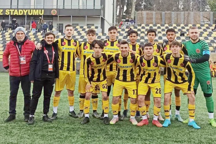 İstanbul Amatör Ligleri, hafta sonu karşılaşmaları sonunda şampiyonluk yaşayan bir