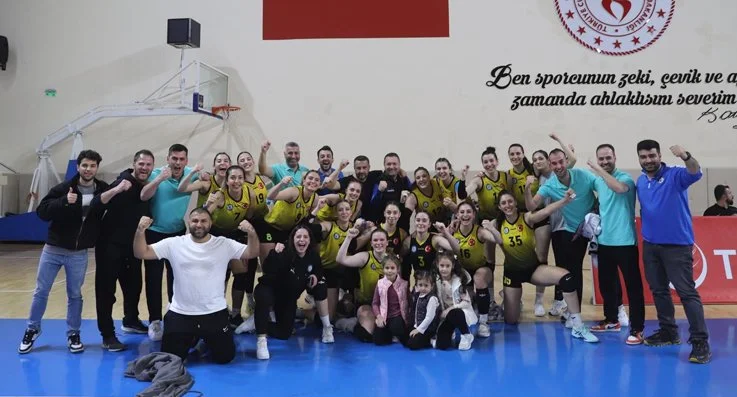 Eskişehir'de oynan son maçta Aksaray Spor Kulübüyle karşılaşan Beykoz'un İncileri