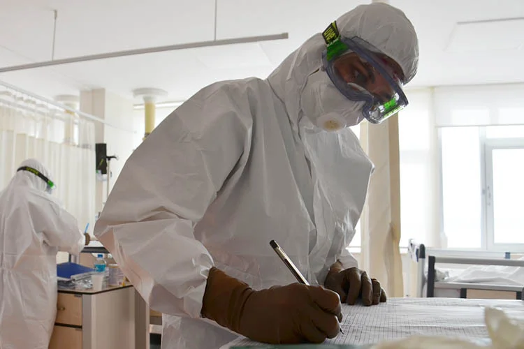 Enfeksiyon Hastalıkları Uzmanı Dr. Hüseyin Atilla Tüysüz, Beykoz Devlet Hastanesindeki