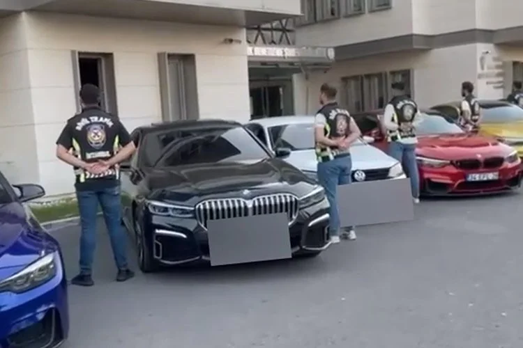 Beykoz’da düzenlenen çakarlı düğün konvoyuna katılan isimler tespit edilerek idari