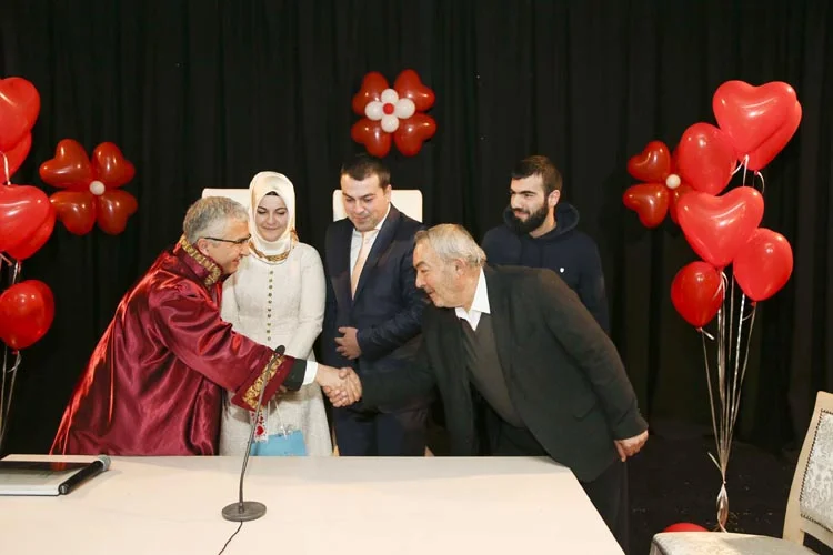 Beykoz Belediyesi, “14 Şubat Sevgililer Günü” dolayısıyla nikâh başvurusu yapan