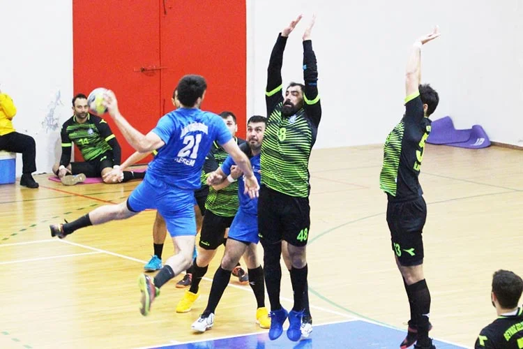 THF Erkekler Hentbol Süper Ligi son erteleme maçında Beykoz Belediyesi