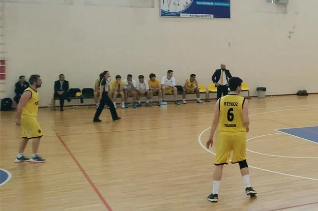 Beykozspor, Melikgazi Belediyespor'u Kayseri Atatürk Spor Salonu’nda 74-71 yenerek seride