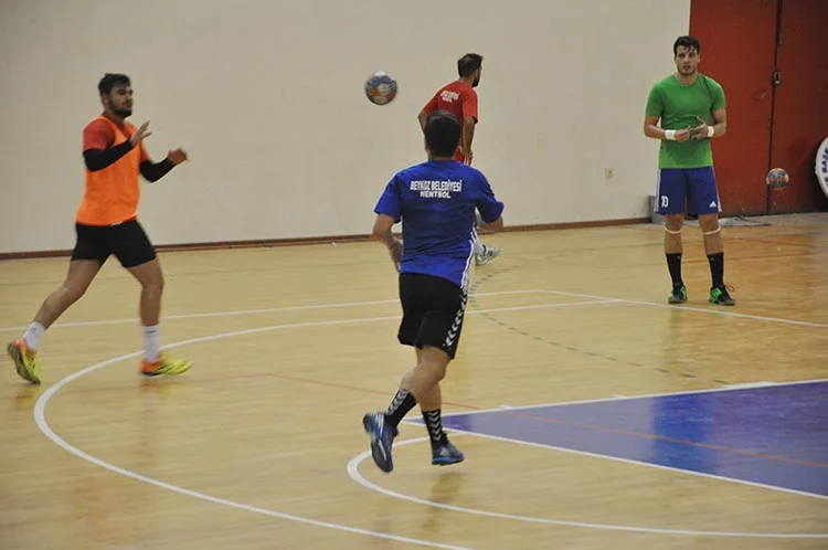 Erkekler Hentbol Süper Ligi ilk hafta maçında Zagnos Hentbol Kulübüyle