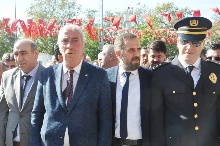 29 Ekim Cumhuriyet Bayramı nedeniyle 15 Temmuz Şehitler Meydanında çelenk