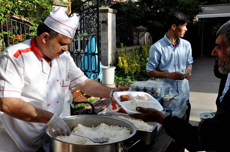 Alperenler Derneği tarafından Beykoz Merkez Camisi'nde şehitler için Kur'an-ı Kerim