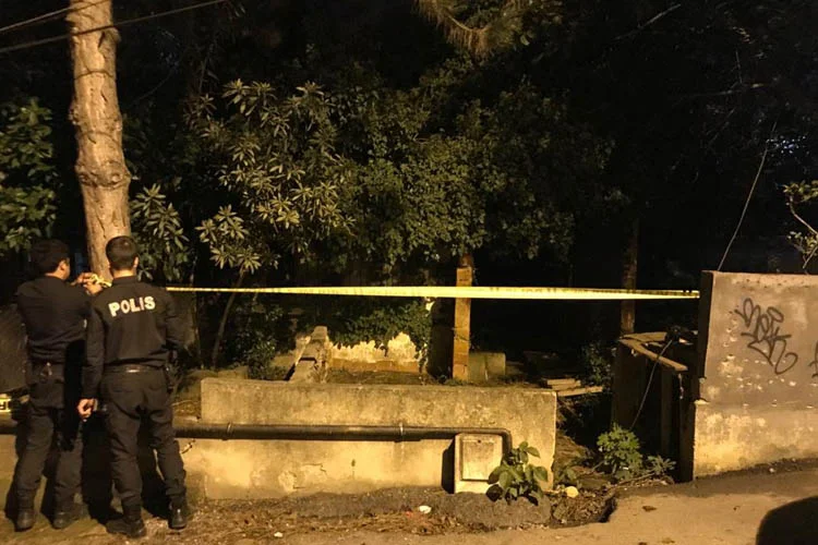 Beykoz, günün ilk saatlerine Rüzgarlıbahçe Mahallesi’nde bulunan 80 yaşındaki adamın