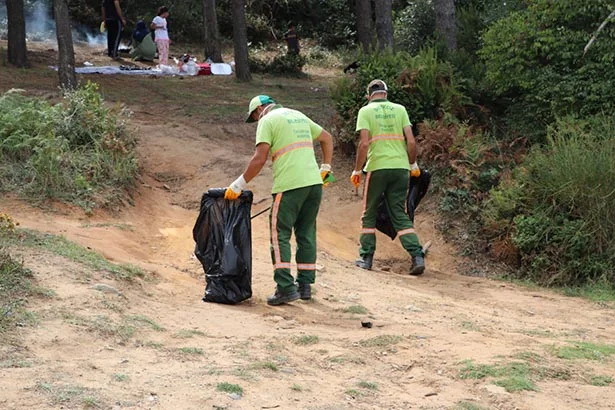 Beykoz’dan hafta sonu yarım ton atık çıktı 2 beykoz dan hafta sonu yarim ton atik cikti 3 O8D2F2iF4q