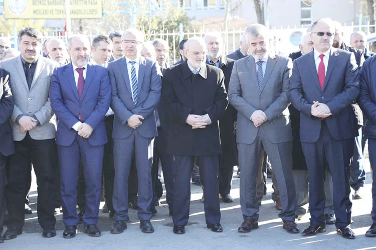 Diyanet İşleri Başkanlığı ve Diyanet Vakfı işbirliğiyle ‘Halep’te İnsanlık Ölmesin’