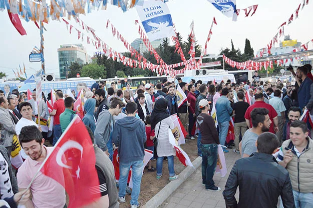 Mısır’da darbe yaparak seçilmiş Cumhurbaşkanı Muhammed Mursi’yi idama çarptıran Sisi’ye