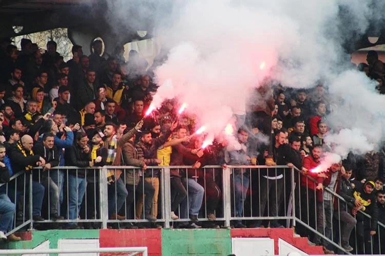 İstanbul Süper Amatör Lig 4.Grubunda orta sıralara demir atan iki