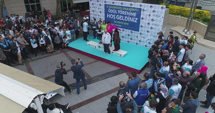 Beykoz'da 9. kez düzenlenen halk koşusu, milli futbolcular; Rüştü Rençber,