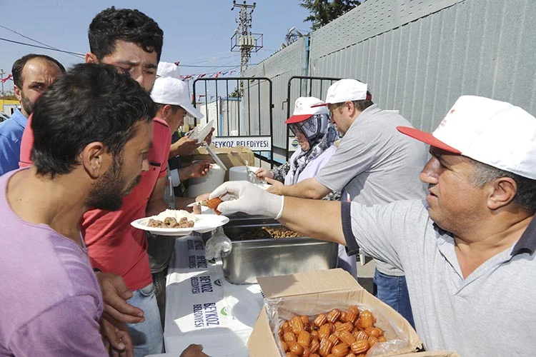 Beykoz Belediyesi, ilçe protokolünün de katılımıyla her yıl düzenli olarak