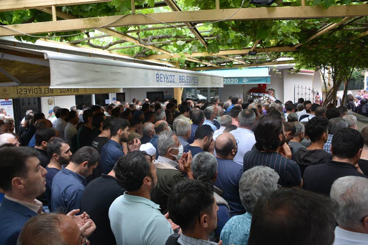 Beykoz'da dün yaşanan İETT arızasını gidermeye çalışırken hayatını kaybeden Erdoğan